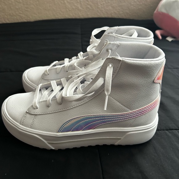 Puma Hightops, women’s size 9.5 - Picture 3 of 3